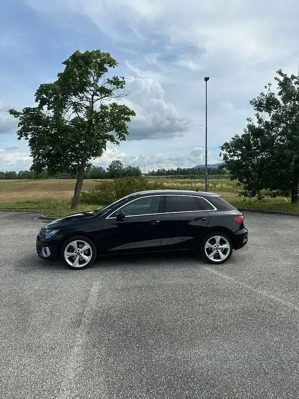 Usata Audi A3 Sportback Ambiente 116 CV (85 kW) 2021 Nero Utilitaria