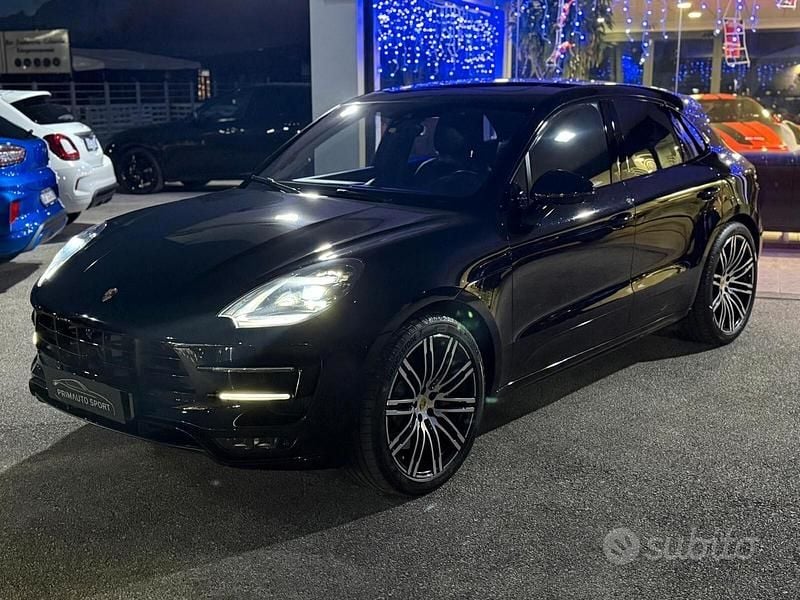 Nero Usata 2017 Porsche Macan Turbo Performance Package SUV | 40.900 € (Buon prezzo) - Immagine 1/4