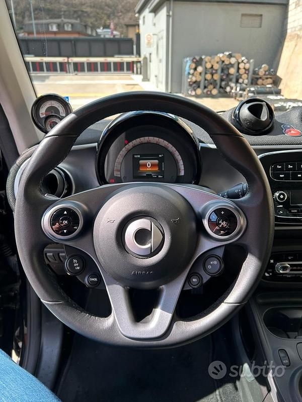 Usata Smart ForTwo Electric Drive 44 kW (61 CV) 2018 Nero Coupé