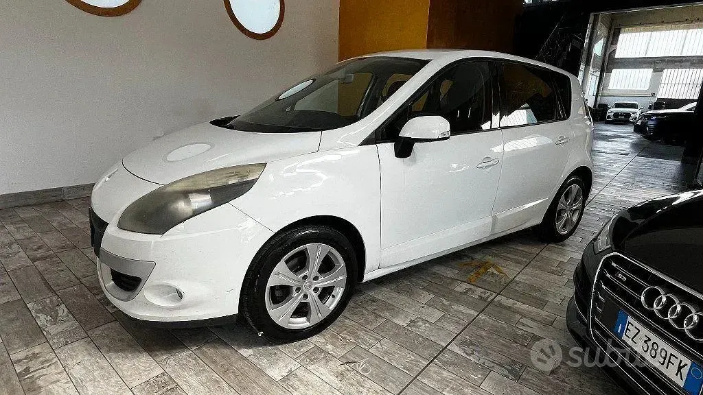 Usata Renault Scenic E-Tech Dynamique 110 CV (80 kW) 2011 Bianco Monovolume