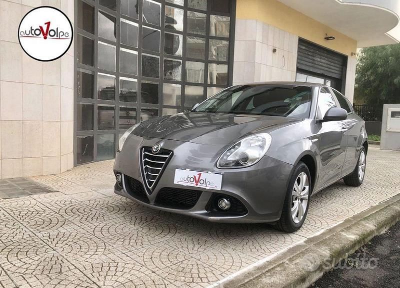 Usata Alfa Romeo Giulietta Distinctive 105 CV (77 kW) 2015 Grigio scuro Utilitaria