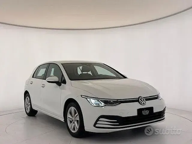 Usata VW Golf VIII Life 116 CV (85 kW) 2023 Bianco Berlina