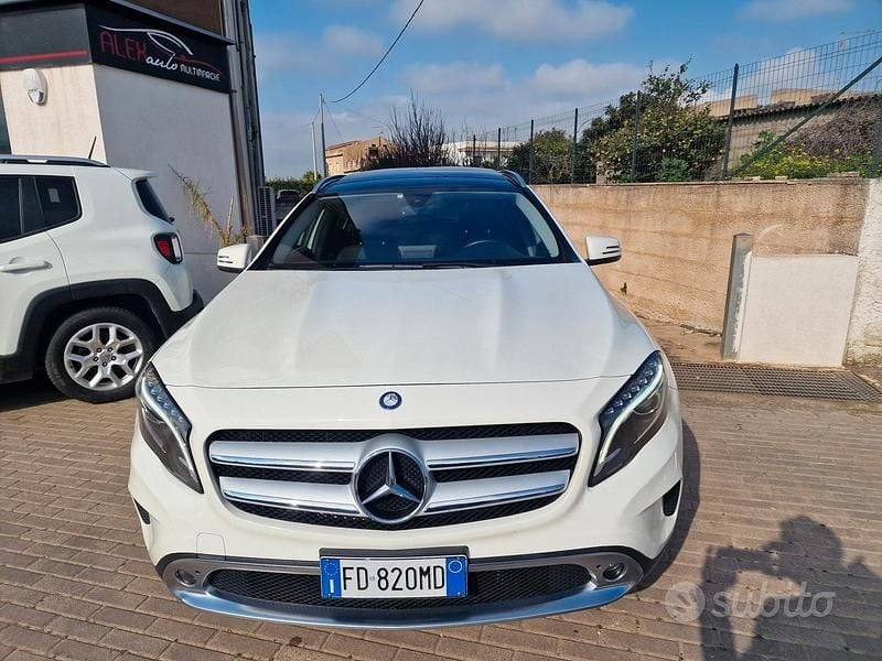 Usata Mercedes GLA200 Premium 135 CV (99 kW) 2016 Bianco SUV