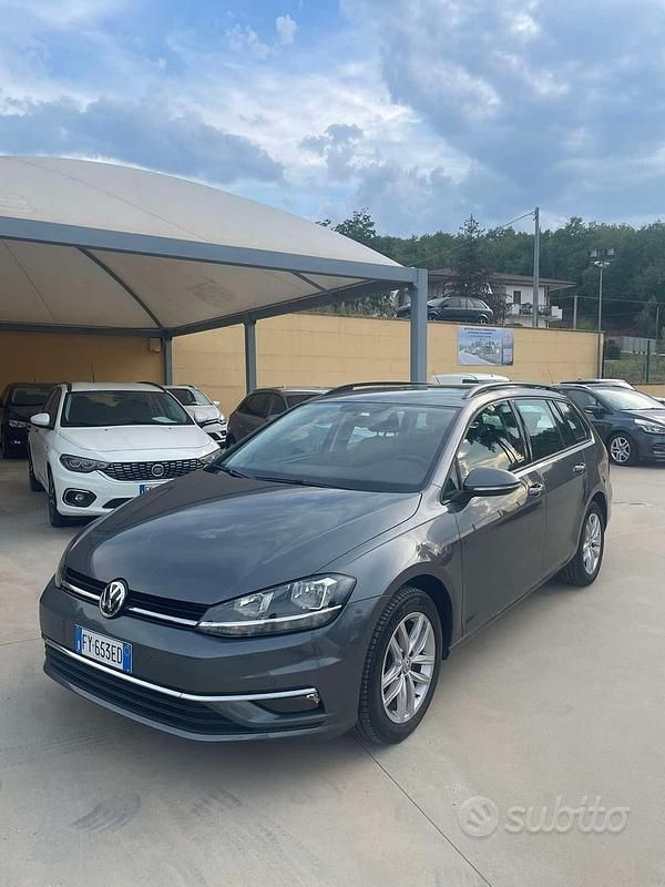 Usata VW Golf VII Business 116 CV (85 kW) 2019 Grigio Station wagon