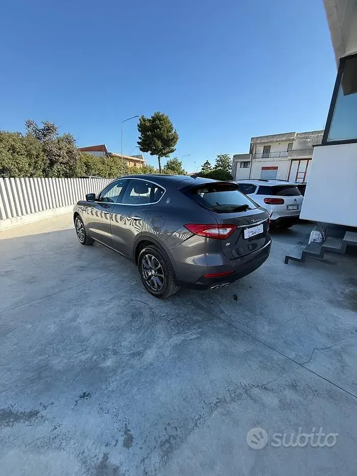 Usata Maserati Levante 275 CV (202 kW) 2019 Grigio SUV