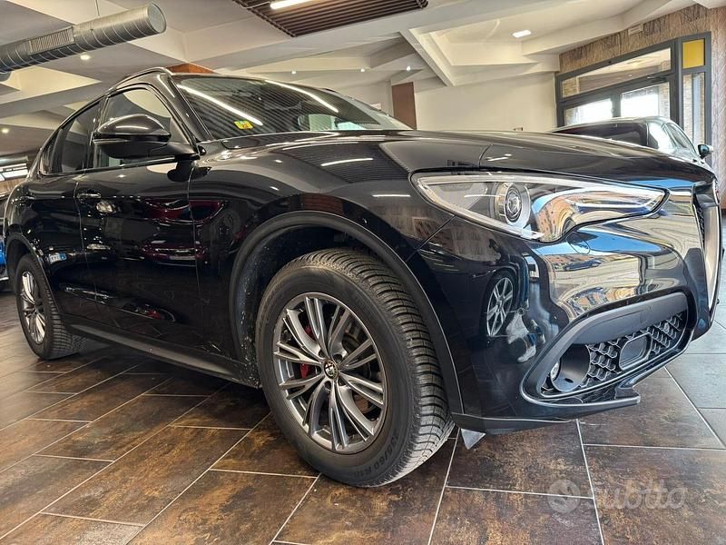 Usata Alfa Romeo Stelvio Super 210 CV (154 kW) 2018 Nero SUV