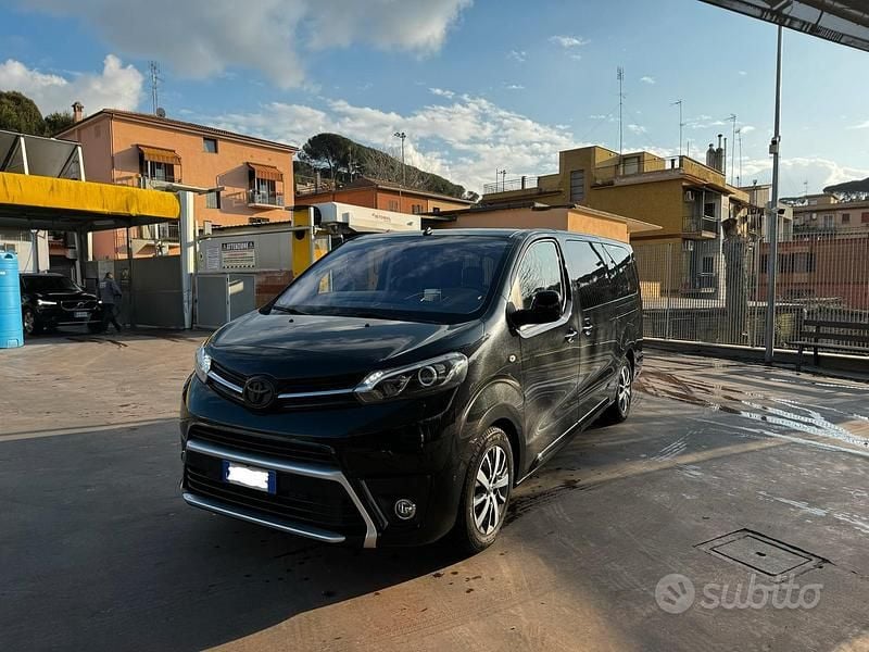 Usata Toyota Proace Verso Luxury 177 CV (130 kW) 2022 Nero Station wagon