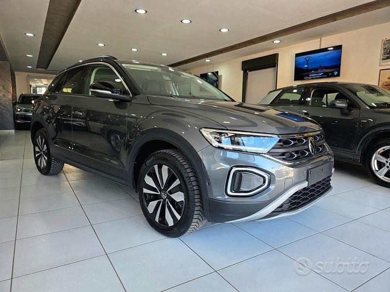 Usata VW T-Roc Style 150 CV (110 kW) 2025 Grigio SUV