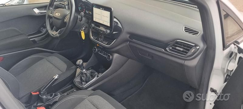 Usata Ford Fiesta Active 85 CV (62 kW) 2019 Bianco Utilitaria