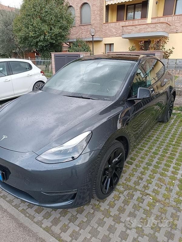 Usata Tesla Model Y 378 kW (514 CV) 2022 Grigio SUV