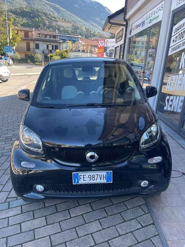 Nero Usata 2016 Smart ForTwo Coupé Passion Utilitaria | 11.599 € (Buon prezzo) - Immagine 1/4