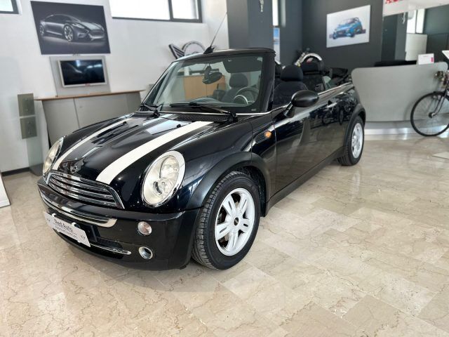 Usata Mini One Cabriolet 90 CV (66 kW) 2007 Nero Cabrio