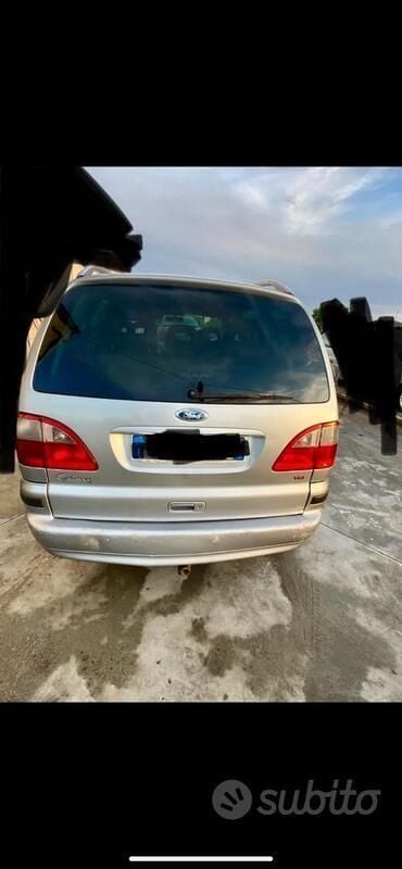 Usata Ford Galaxy 130 CV (95 kW) 2005 Grigio Monovolume