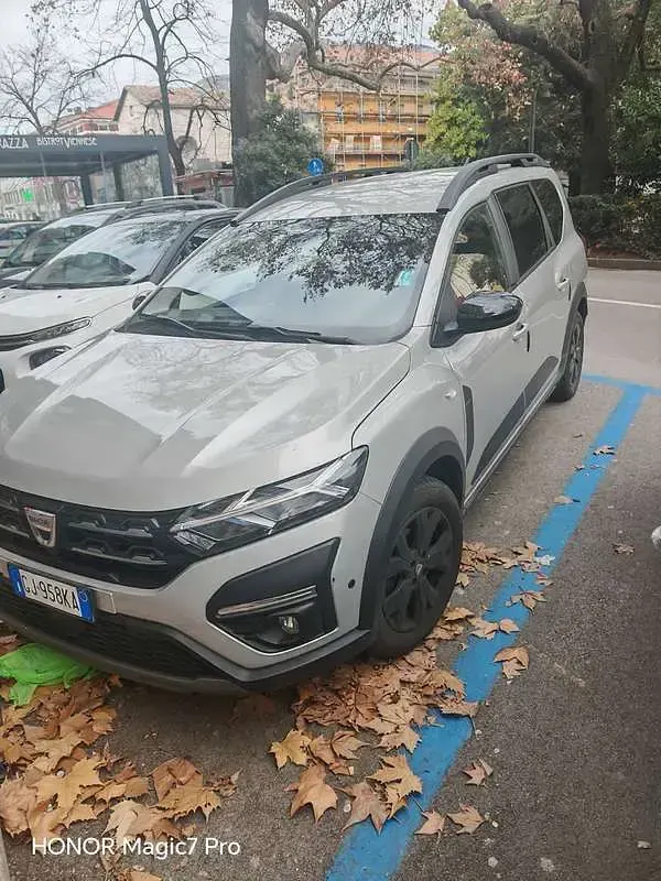 Usata Dacia Jogger Extreme 101 CV (74 kW) 2022 Grigio Monovolume