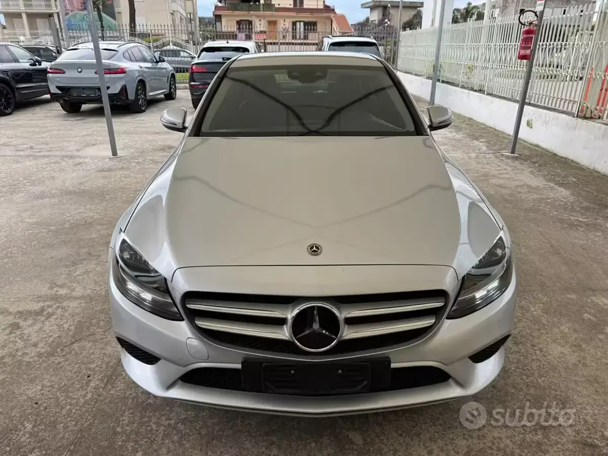 Usata Mercedes C180 122 CV (89 kW) 2020 Grigio Berlina