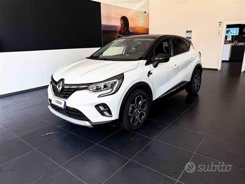 Usata Renault Captur Techno 91 CV (66 kW) 2022 Bianco nacré + nero etoilé SUV