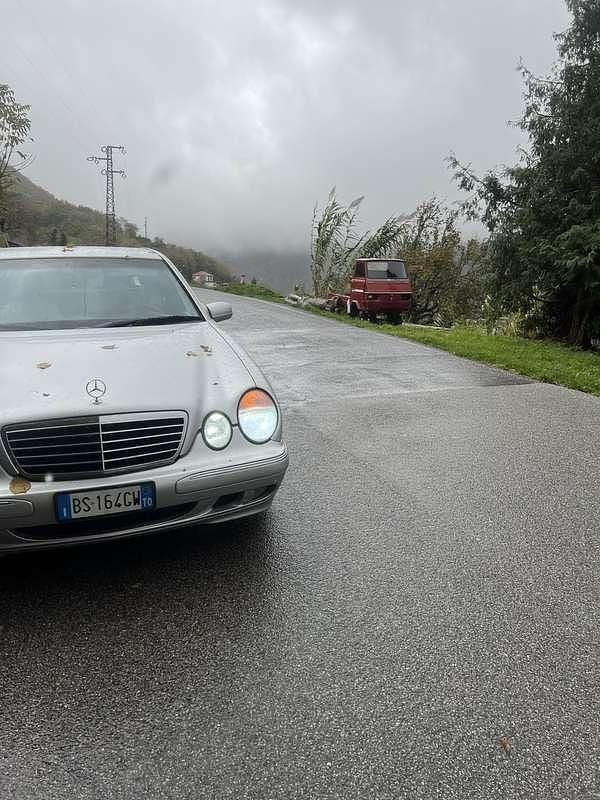 Usata Mercedes E200 Avantgarde 163 CV (119 kW) 2001 Berlina