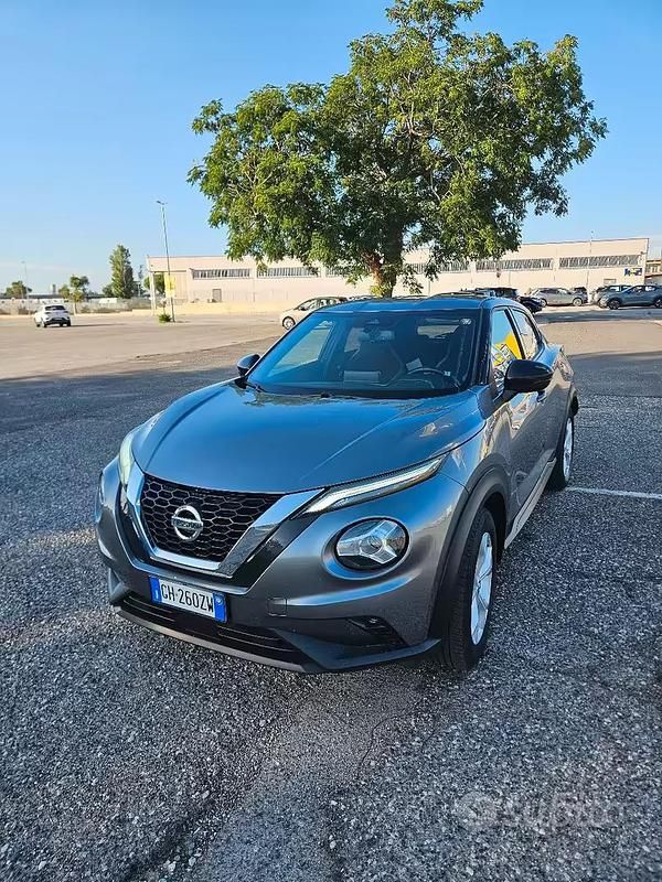 Gebraucht Nissan Juke N-Connecta 114 PS (83 kW) 2022 Grau SUV