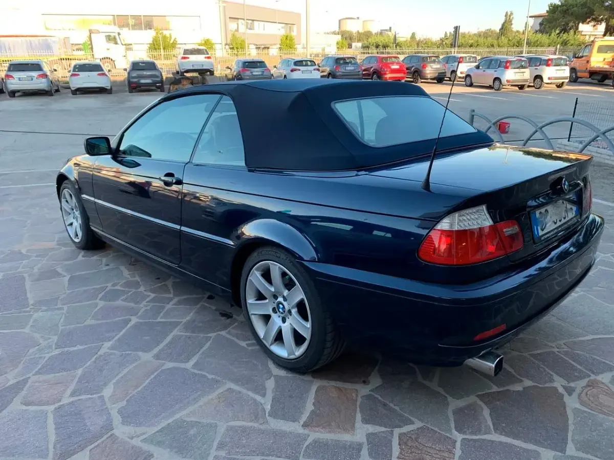 Usata BMW 320 142 CV (104 kW) 2003 Blu Cabrio