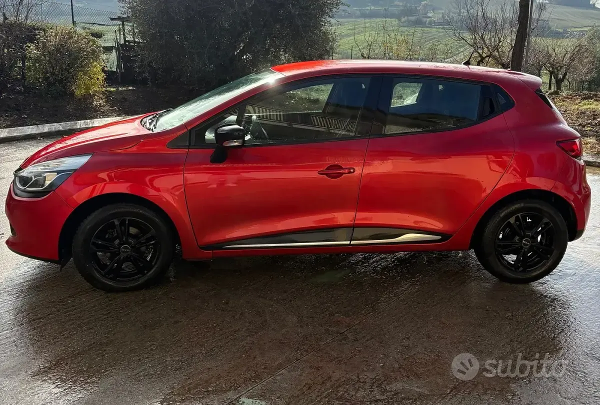 Usata Renault Clio 75 CV (55 kW) 2014 Rosso Berlina