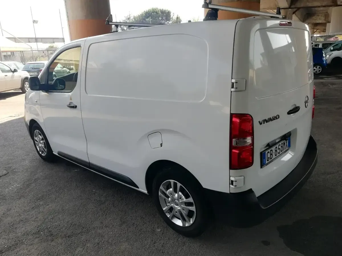 Usata Opel Vivaro-e Combi Essentia 101 CV (74 kW) 2020 Bianco Monovolume