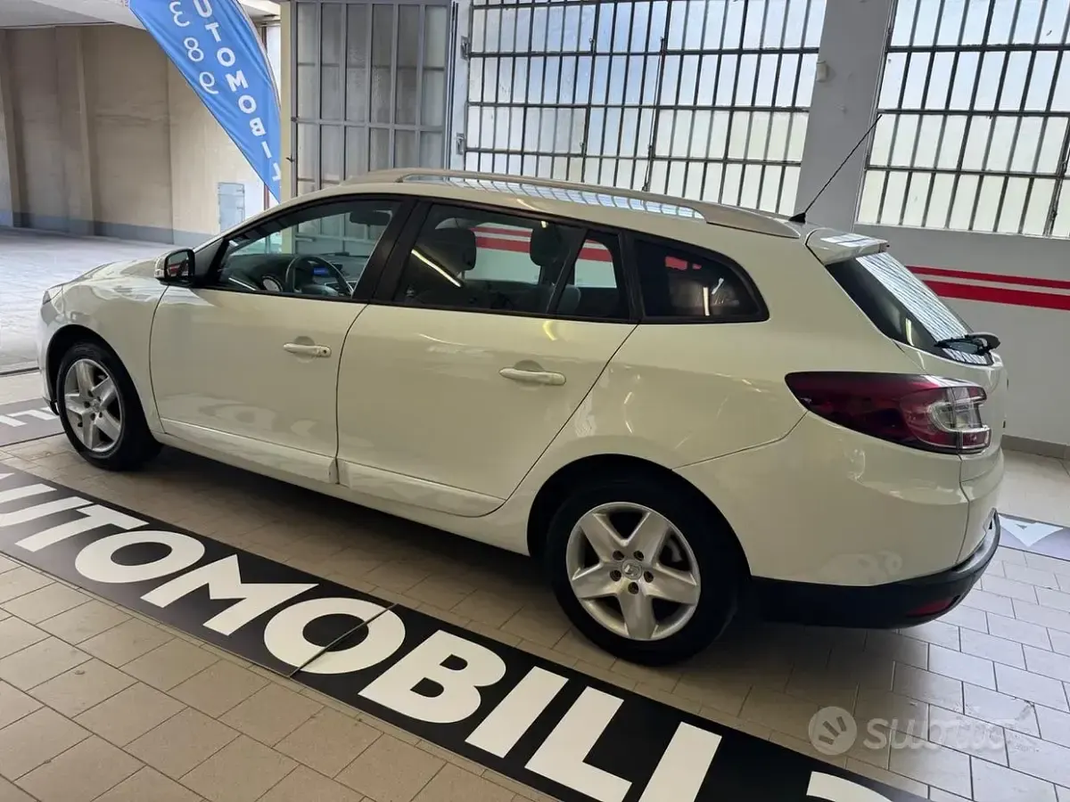 Usata Renault Mégane GrandTour 110 CV (80 kW) 2014 Bianco Station wagon
