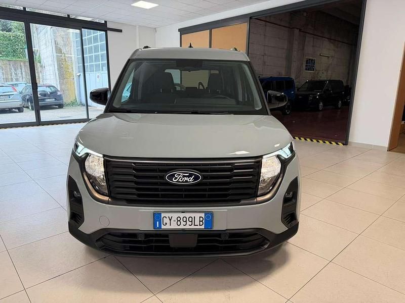 Usata Ford Tourneo Courier Titanium 125 CV (91 kW) 2025 Cactus grey Monovolume