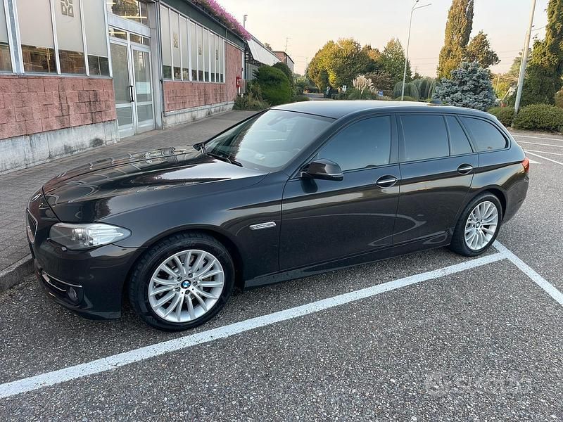 Marrone Usata 2013 BMW 530 Comfort Edition Station wagon | 11.500 € (Buon prezzo) - Immagine 1/4