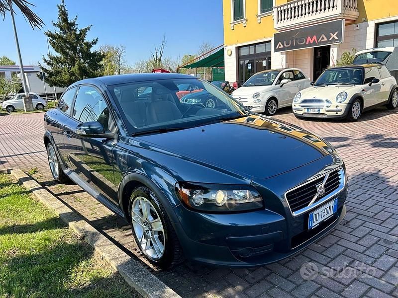 Usata Volvo C30 Summum 108 CV (79 kW) 2007 Blu Utilitaria