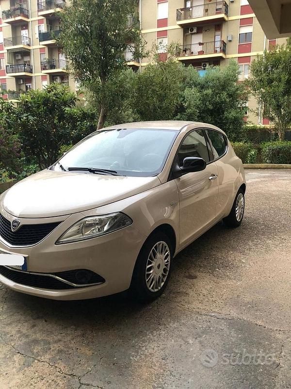 Usata Lancia Ypsilon Gold 2017 Utilitaria