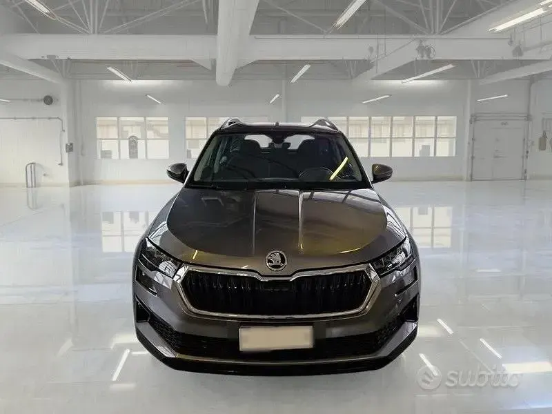 Usata Skoda Karoq Executive 149 CV (109 kW) 2022 Grigio SUV