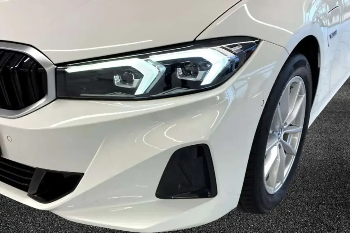 Usata BMW 330e 292 CV (214 kW) 2023 Bianco Station wagon