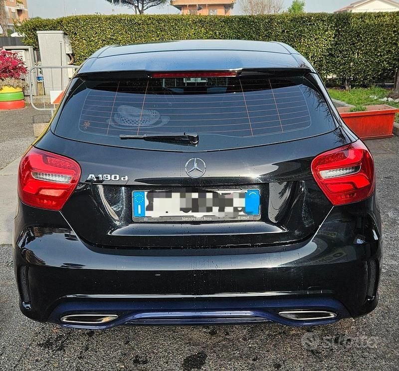 Usata Mercedes A180 Premium 109 CV (80 kW) 2018 Nero Berlina