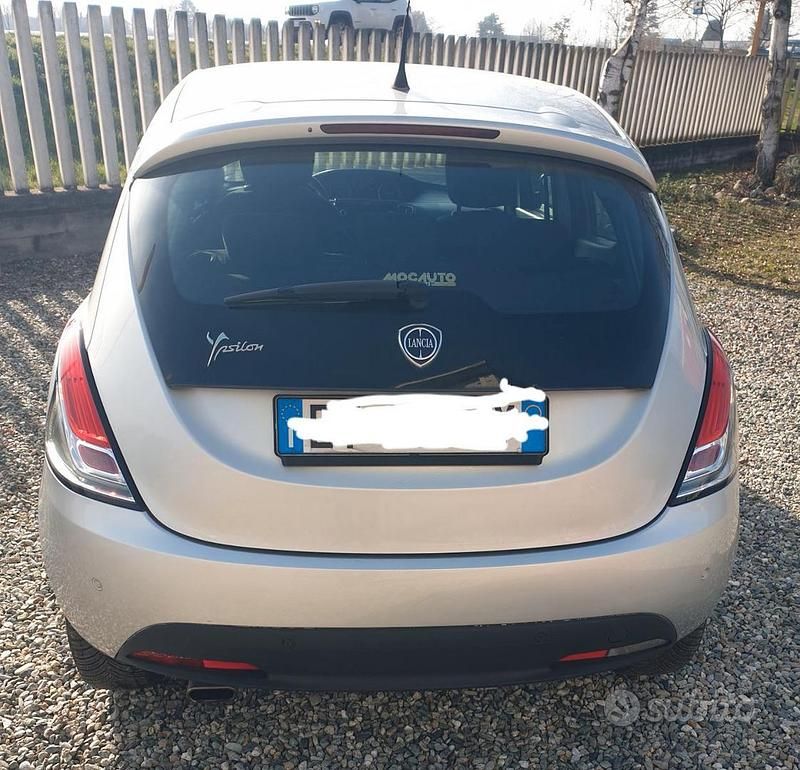 Usata Lancia Ypsilon 60 CV (44 kW) 2015 Utilitaria