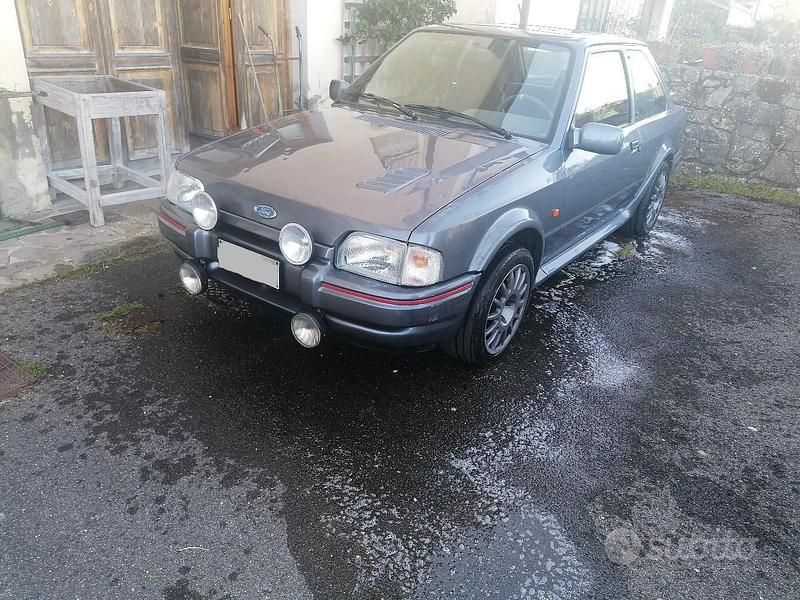 Usata Ford Escort RS 129 CV (94 kW) 1988 Berlina