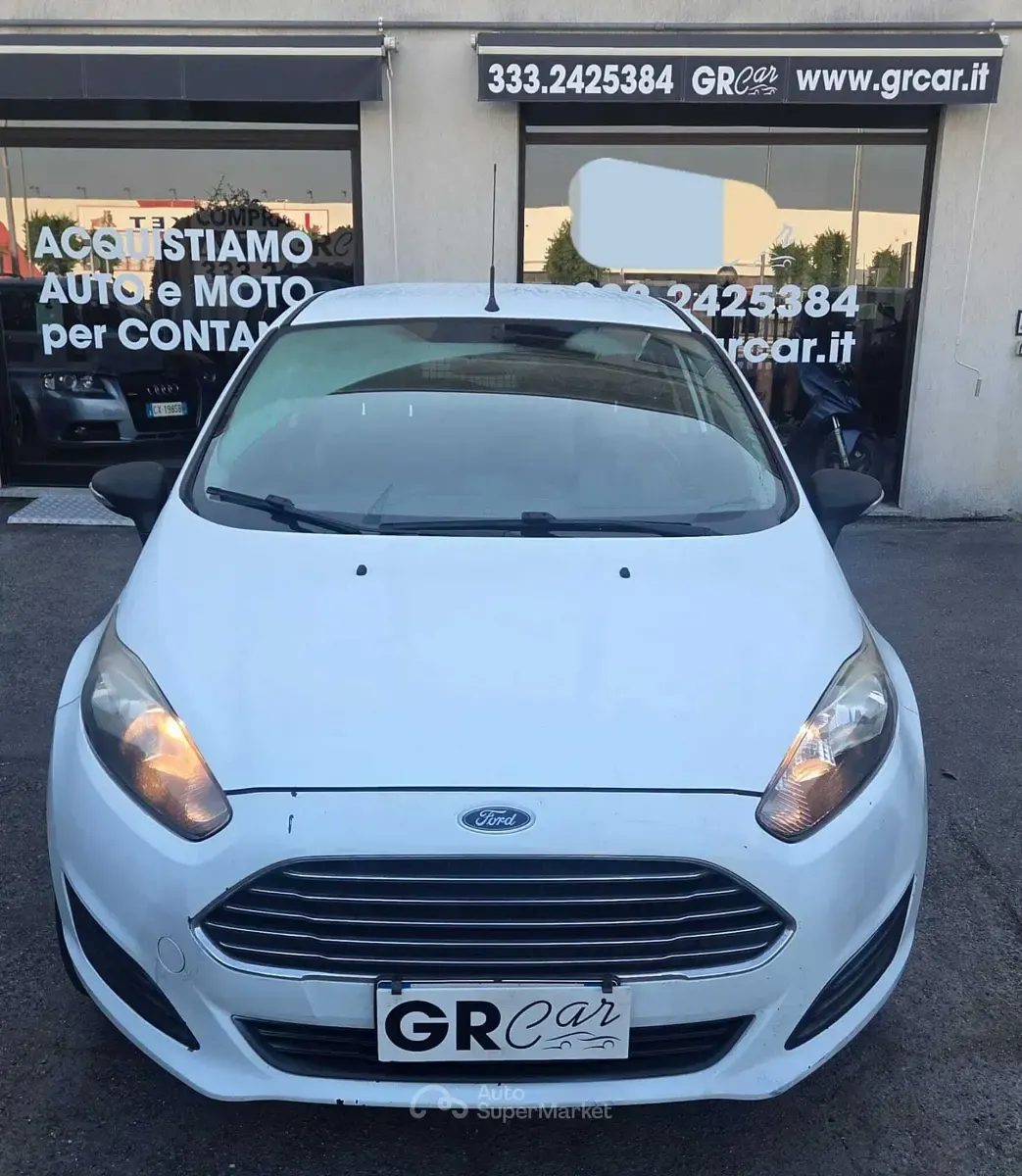 Usata Ford Fiesta 75 CV (55 kW) 2014 Bianco Utilitaria