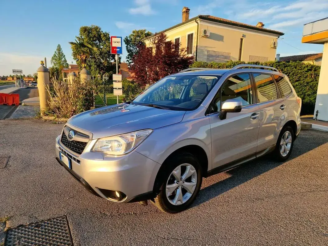 Usata Subaru Forester Trend 150 CV (110 kW) 2014 Argento SUV