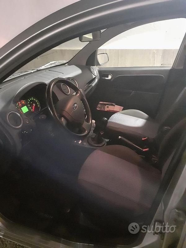 Usata Ford Fusion 2007 Grigio Utilitaria