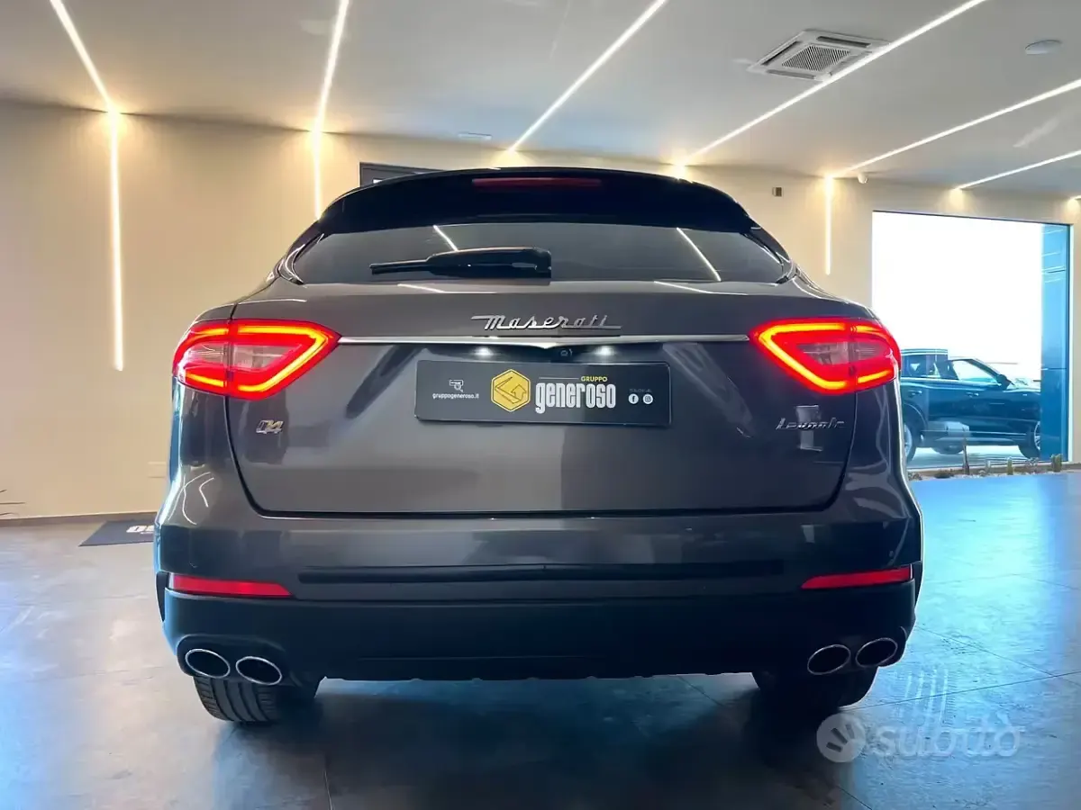 Usata Maserati Levante 250 CV (183 kW) 2017 Grigio SUV
