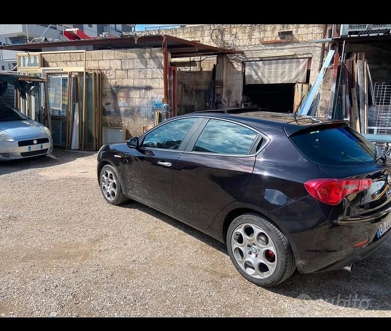Usata Alfa Romeo Giulietta 170 CV (125 kW) 2012 Nero Utilitaria