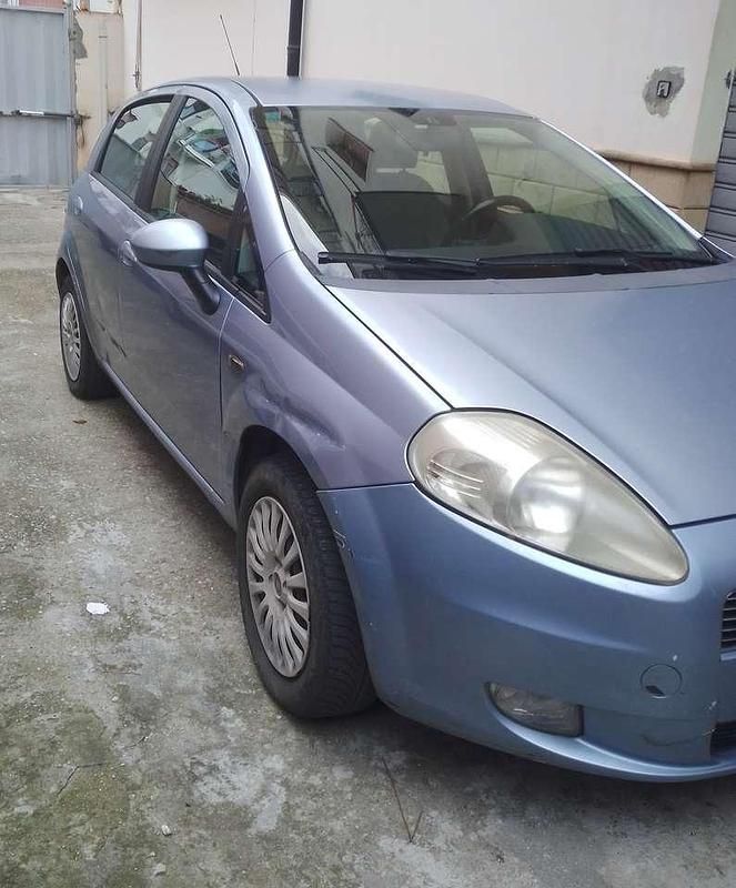 Usata Fiat Grande Punto 90 CV (66 kW) 2009 Grigio Utilitaria
