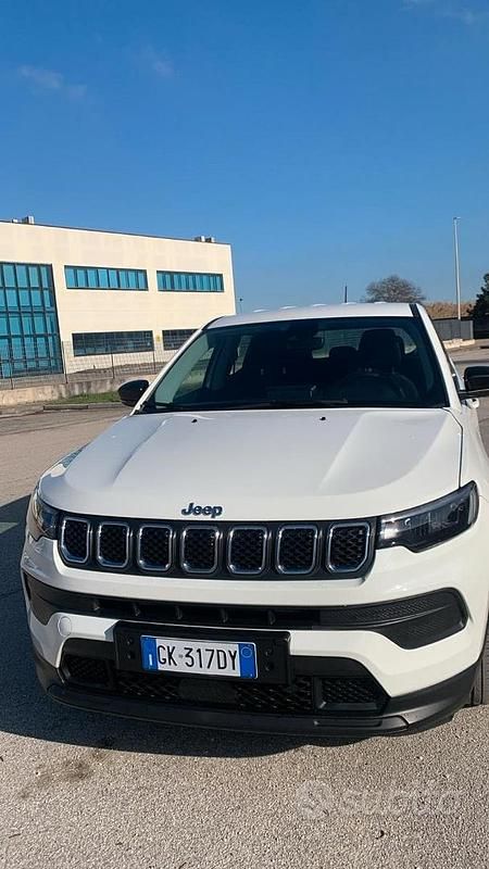 Usata Jeep Compass Longitude 131 CV (96 kW) 2022 Bianco SUV