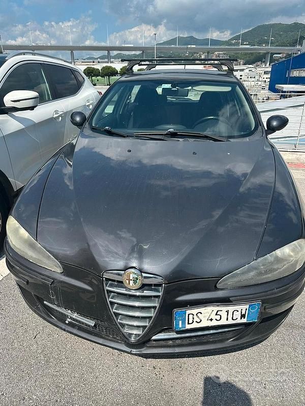 Nero Usata 2008 Alfa Romeo 147 Distinctive Utilitaria | 1300 € (Super prezzo) - Immagine 1/4