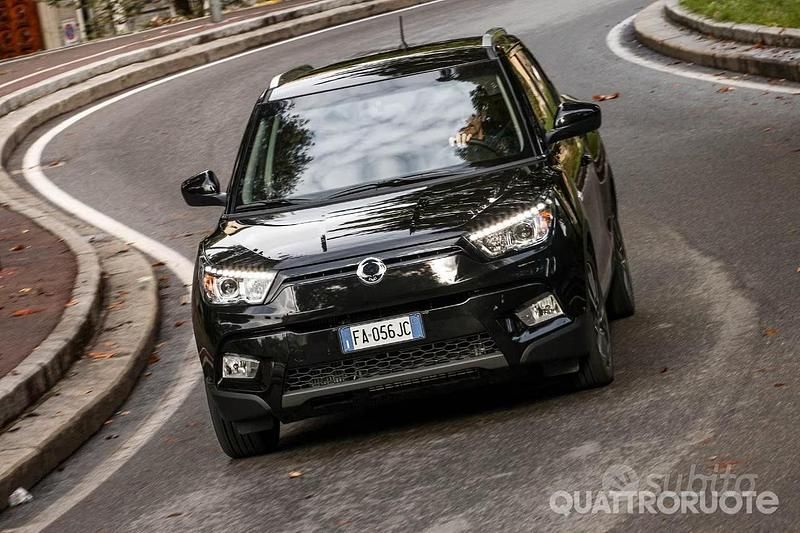 Usata Ssangyong (KGM) Tivoli 116 CV (85 kW) 2016 Nero SUV