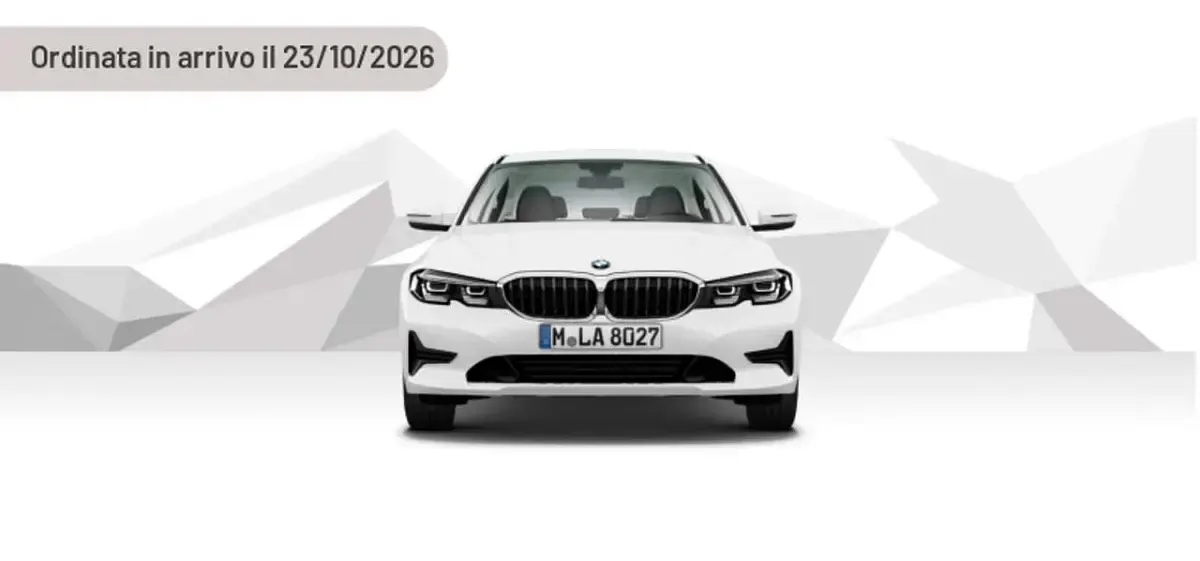 Begagnad BMW 330 Efficient Dynamics 245 HK (180 kW) 2023 Silver Sedan