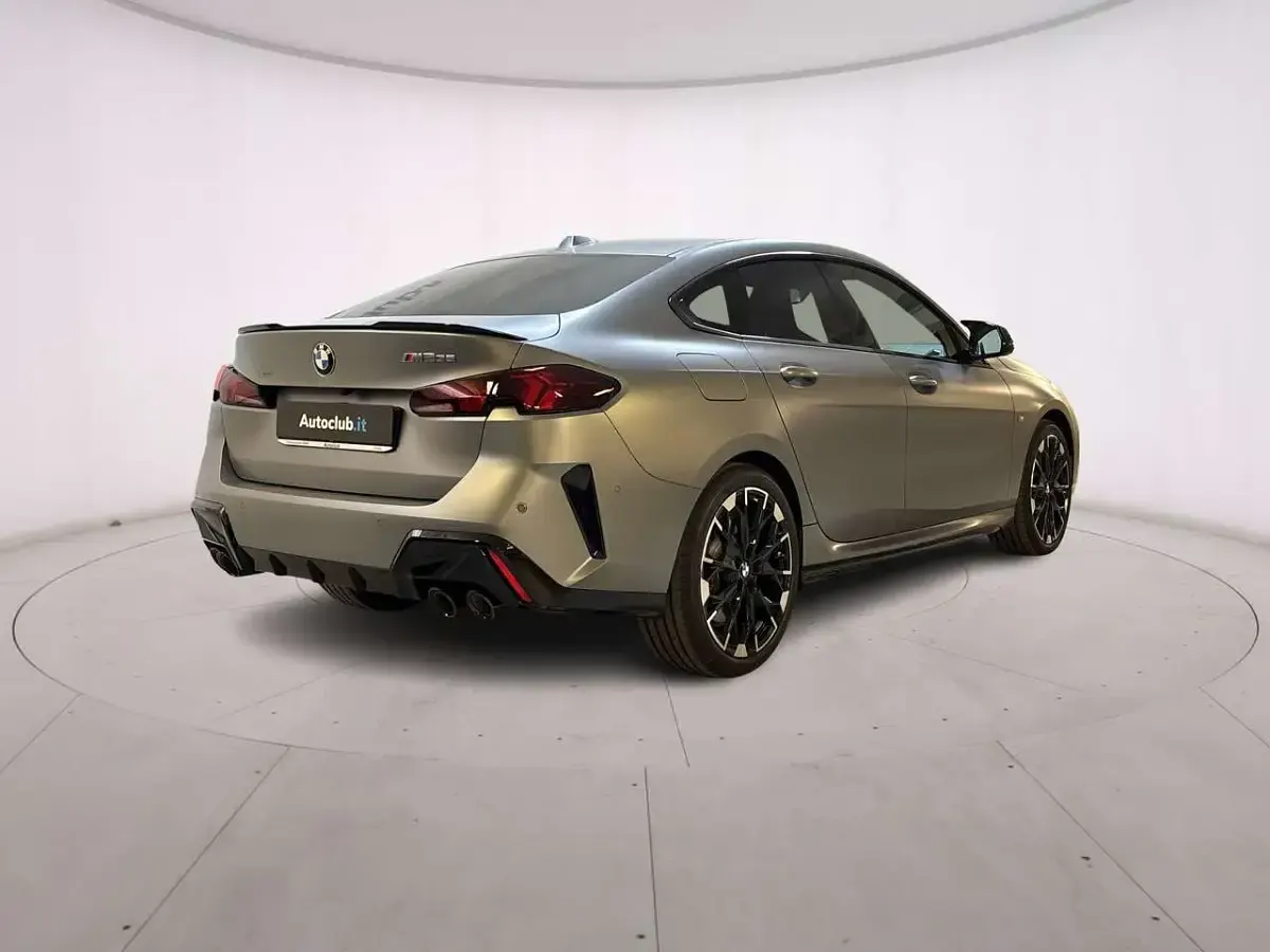 Nuova BMW M235 M Sport 300 CV (220 kW) 2026 Frozen pure grey Coupé
