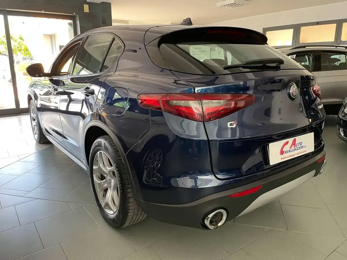 Usata Alfa Romeo Stelvio Business 190 CV (139 kW) 2020 Blu montecarlo SUV