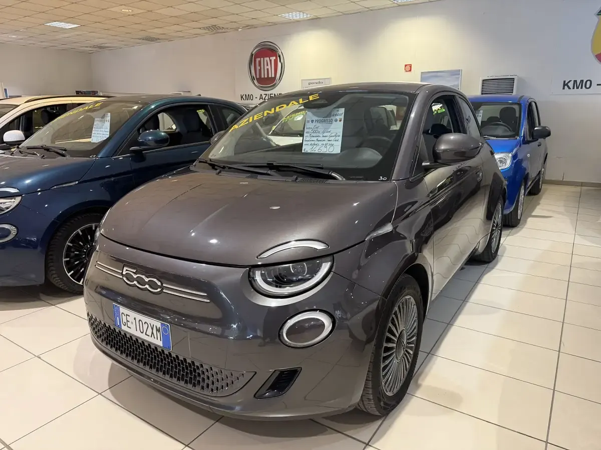 Usado Fiat 500e Icon 86 kW (118 HP) 2021 Cinzento Citadino