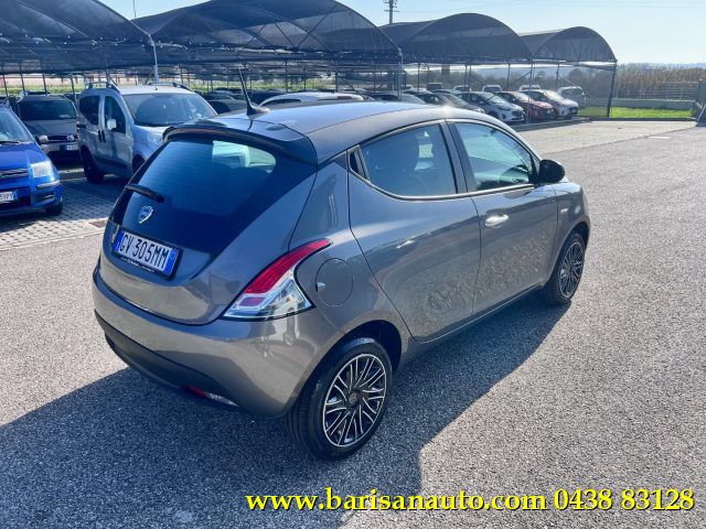 Usata Lancia Ypsilon S 69 CV (50 kW) 2024 Grigio scuro Utilitaria