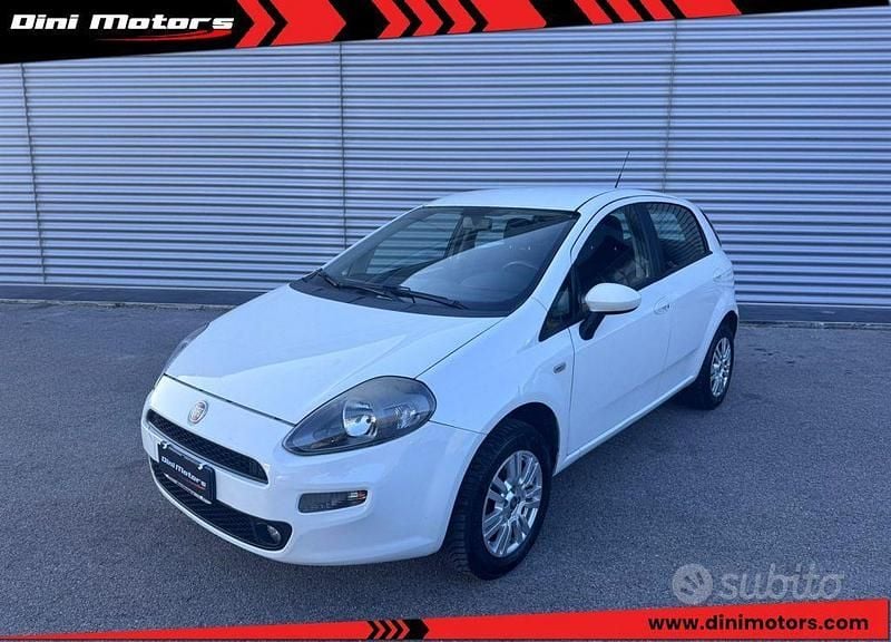 Usata Fiat Punto Lounge 77 CV (56 kW) 2014 Bianco Utilitaria